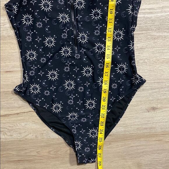 Cyn & Luca M Sun Moon Star Zip Front One-Piece Swimsuit Black Celestial‎ Print - Picture 11 of 12